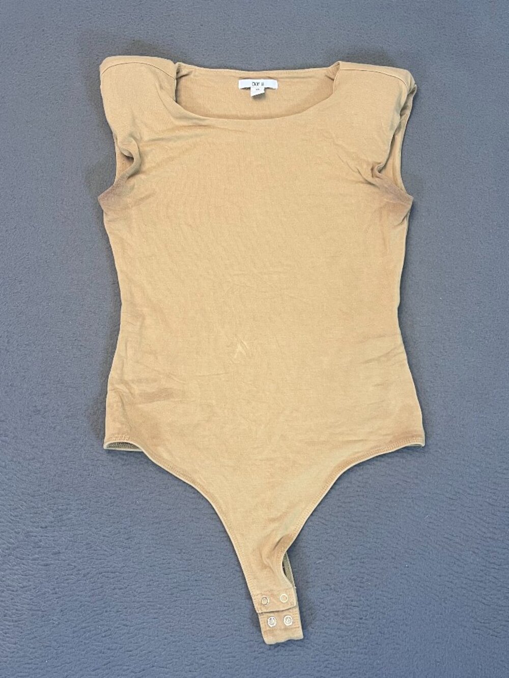 Bar III Women's XS Tan Scoop Neck Sleeveless Thong Bodysuit Shoulder Pads